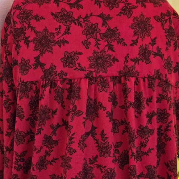 Secret Treasures Red and Black Floral Pajama Dress - Picture 9 of 10